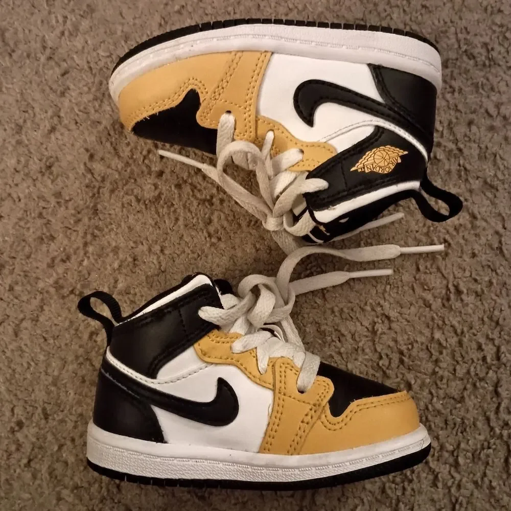 Jordan 1 Retro Mid Yellow Black White DQ8425-701 Toddler Size 5C PRE-OWNED